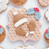 KNITTED SNOW GEAR MOLD