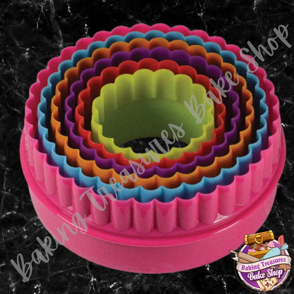 Set of 6  Round Double sided Straight and scalloped